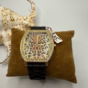 Women's Leopard Pattern Watch - Black and Gold